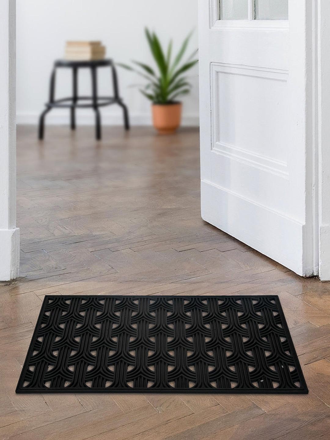 

Athome by Nilkamal Black & White Self-Design Doormat