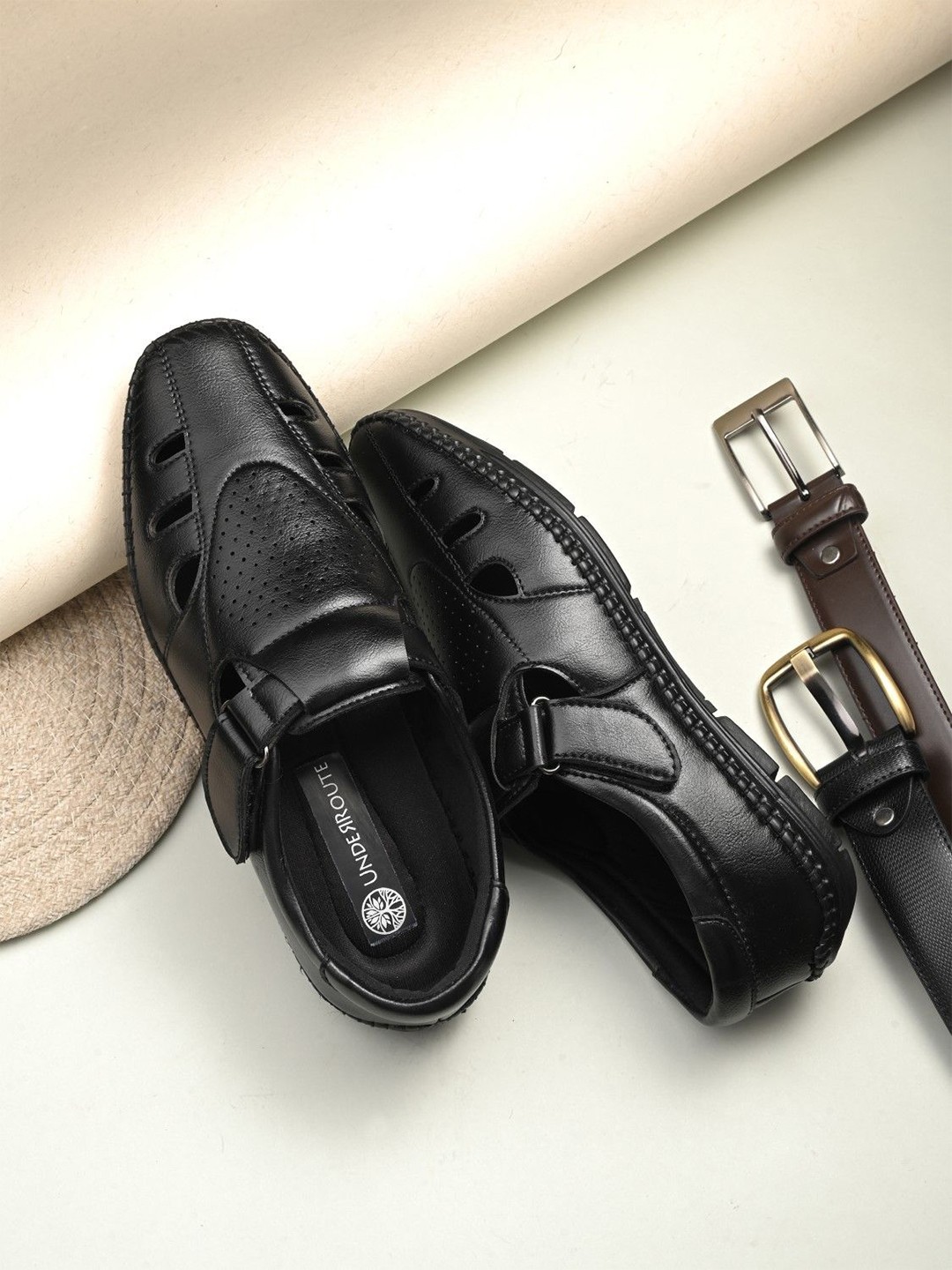 

UNDERROUTE Men Ethnic Comfort Sandals, Black
