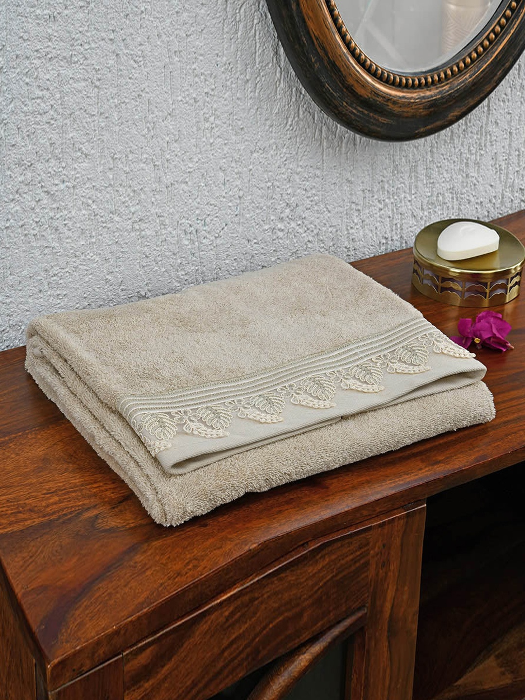 

Athome by Nilkamal Beige & White 1 Printed Cotton 500 GSM Bath Towel
