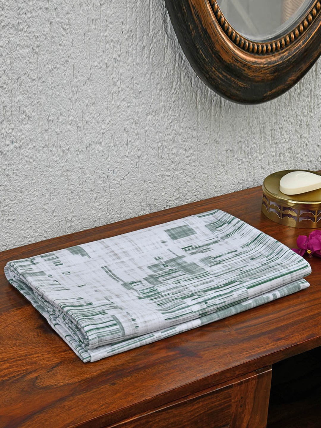 

Athome by Nilkamal White & Green 1 Printed Bamboo 210 GSM Bath Towel