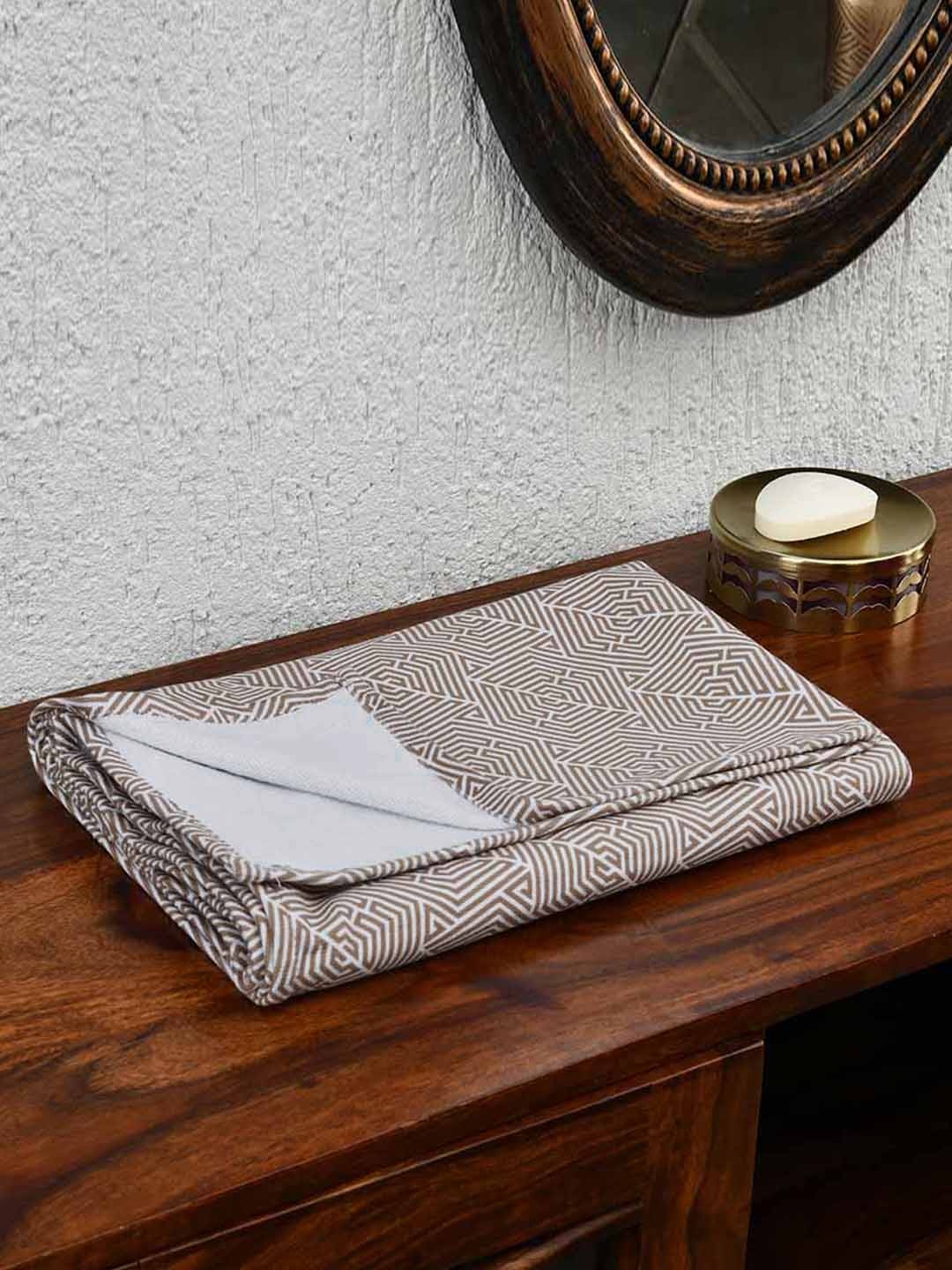 

Athome by Nilkamal Brown & White 1 Printed Cotton 210 GSM Bath Towel