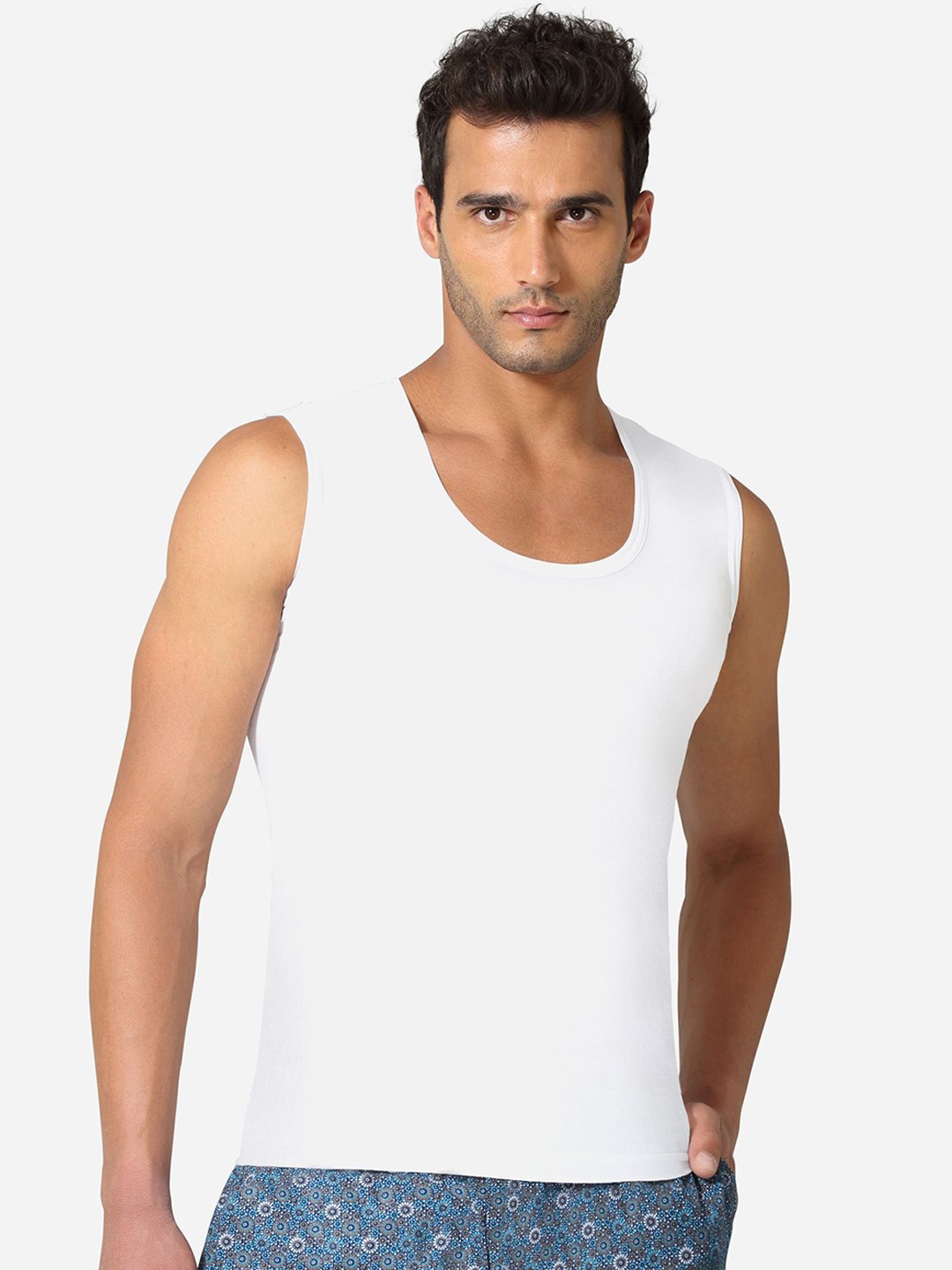 

VStar Round Neck Basic Vests, White