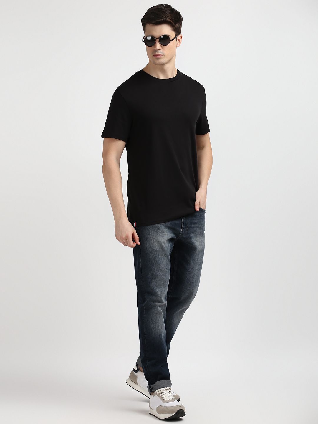 

Tommy Hilfiger Men Round Neck T-shirt, Black