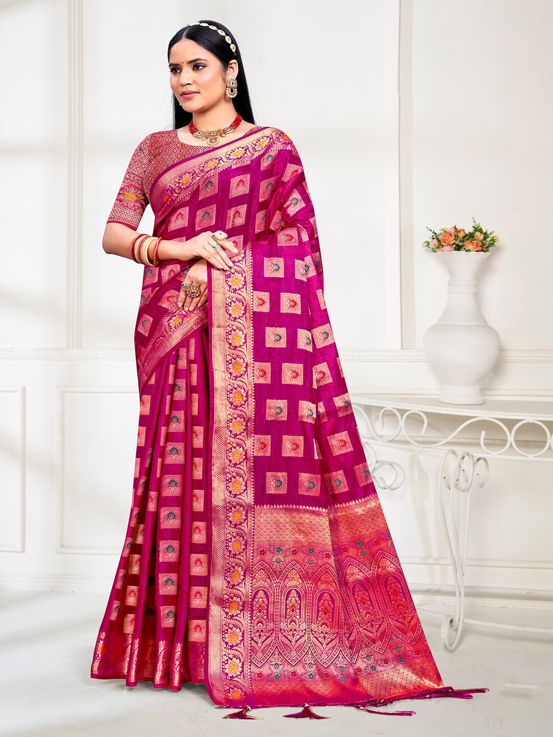 

SANGAM PRINTS Woven Design Zari Tussar Saree, Pink