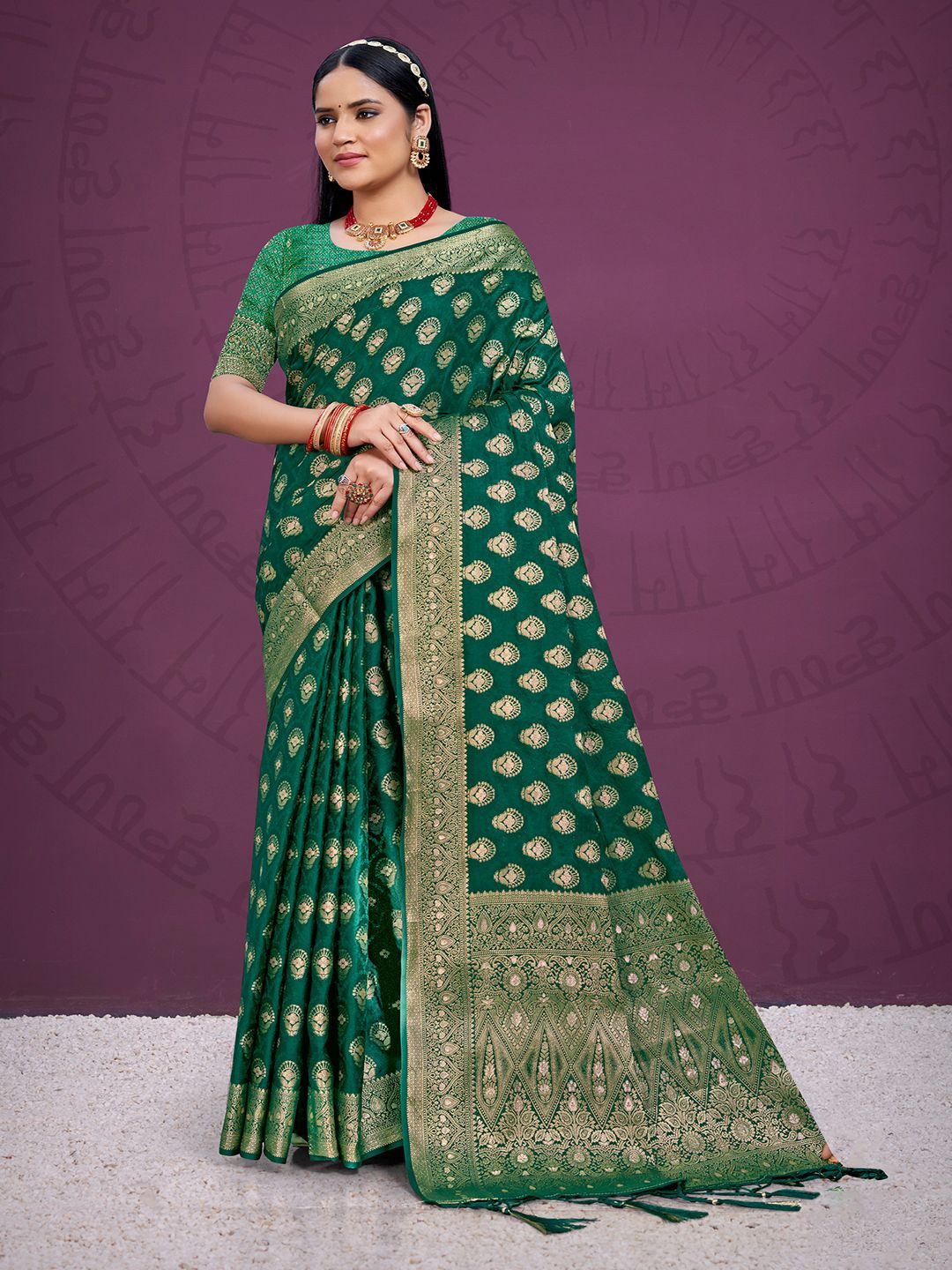 

SANGAM PRINTS Woven Design Zari Silk Blend Tussar Saree, Green