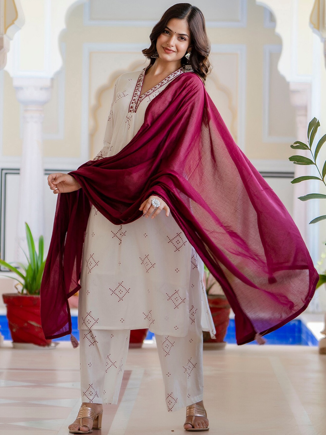 

Anouk Women Bandhani Printed Thread Work Pure Cotton Kurta with Palazzos & With Dupatta, White