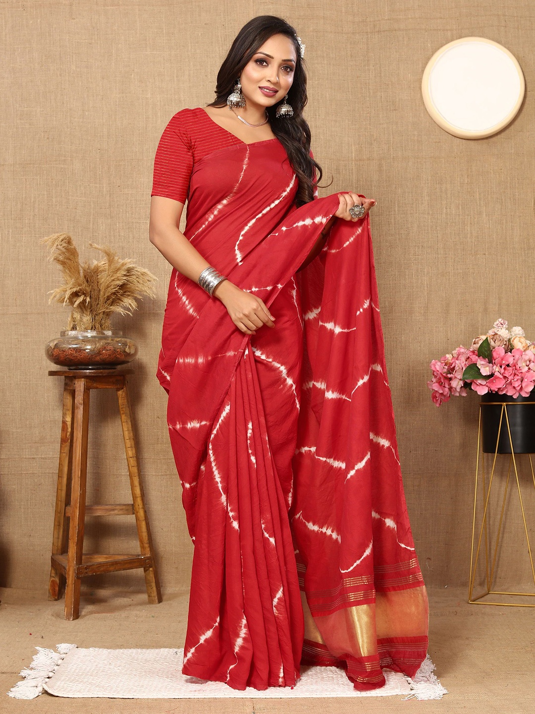 

V3 FASHION STUDIO Tie and Dye Zari Pure Cotton Saree, Red