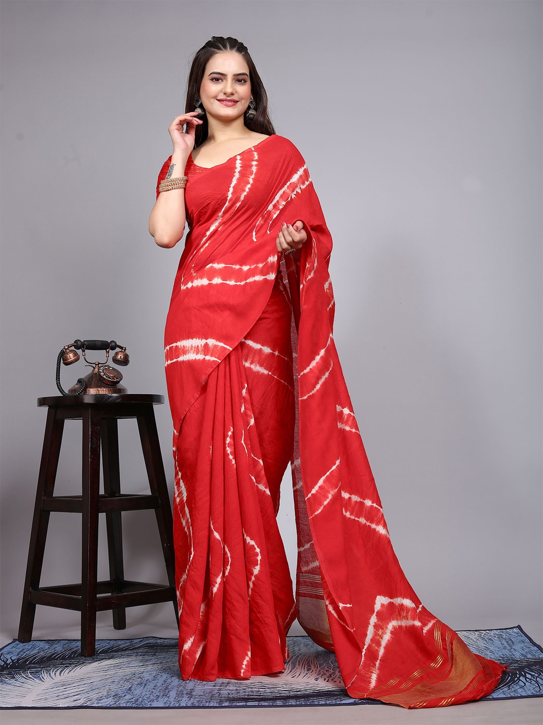 

V3 FASHION STUDIO Tie and Dye Zari Pure Cotton Saree, Red