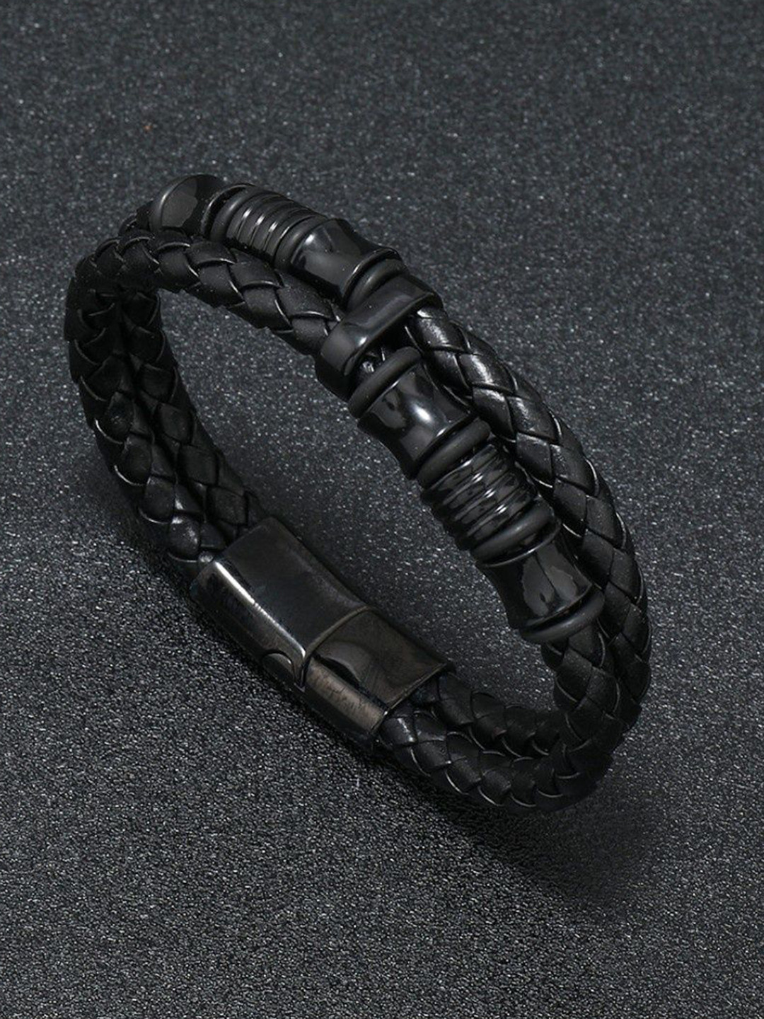 

SALTY Men Multistrand Bracelet, Black