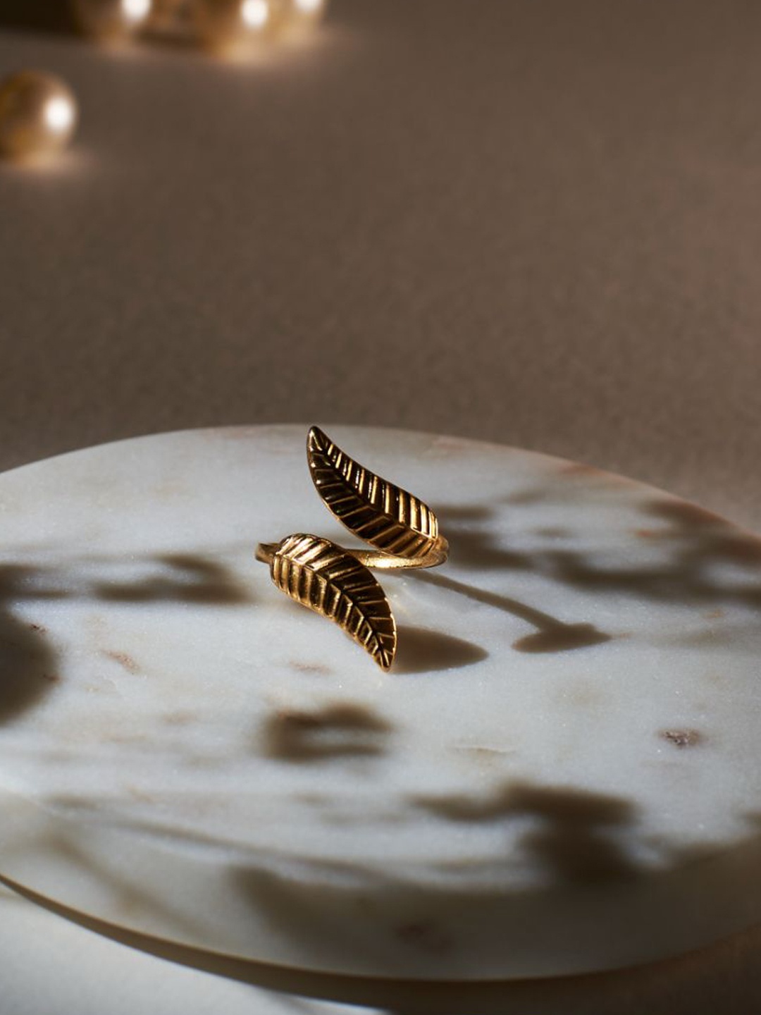 

SALTY Leaf Shaped Finger Ring, Gold