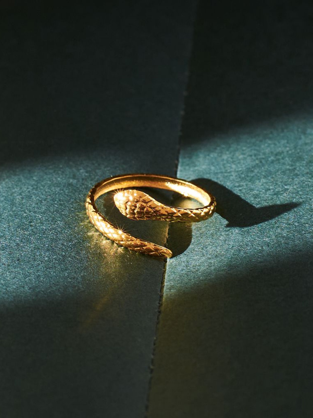 

SALTY Women Vintage Valor Finger Ring, Gold