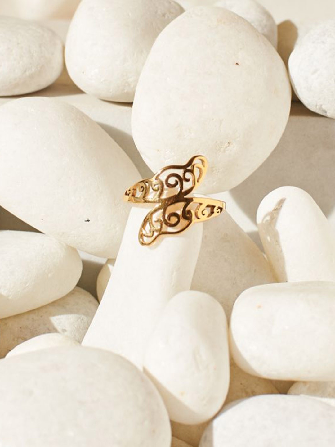 

SALTY Women Antique Winged Finger Ring, Gold