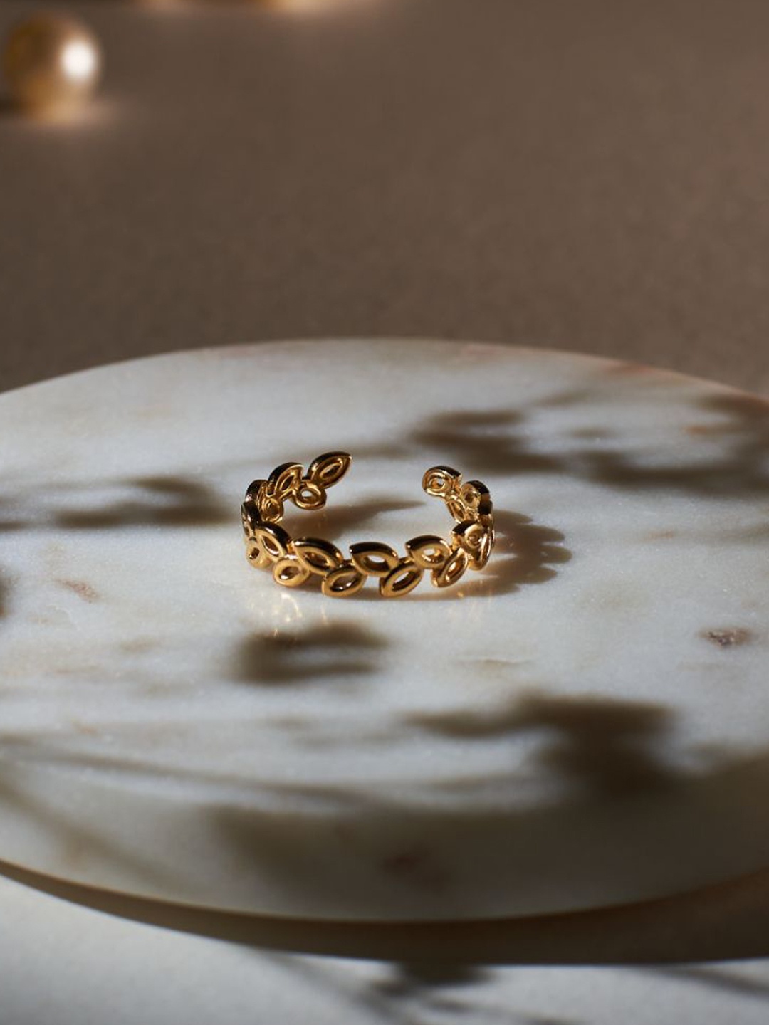 

SALTY Leaf Shaped Finger Ring, Gold