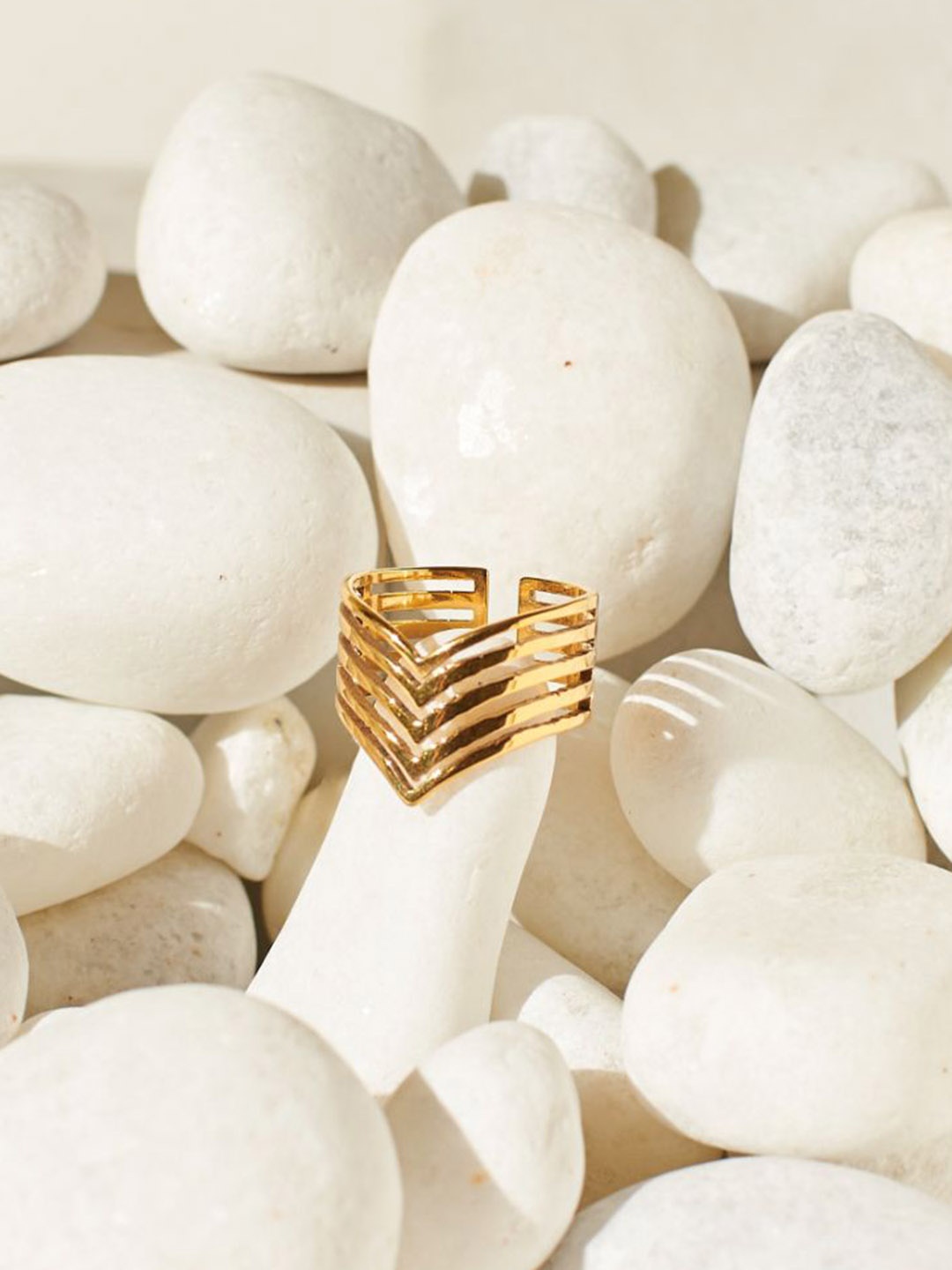 

SALTY Angelic Finger Ring, Gold