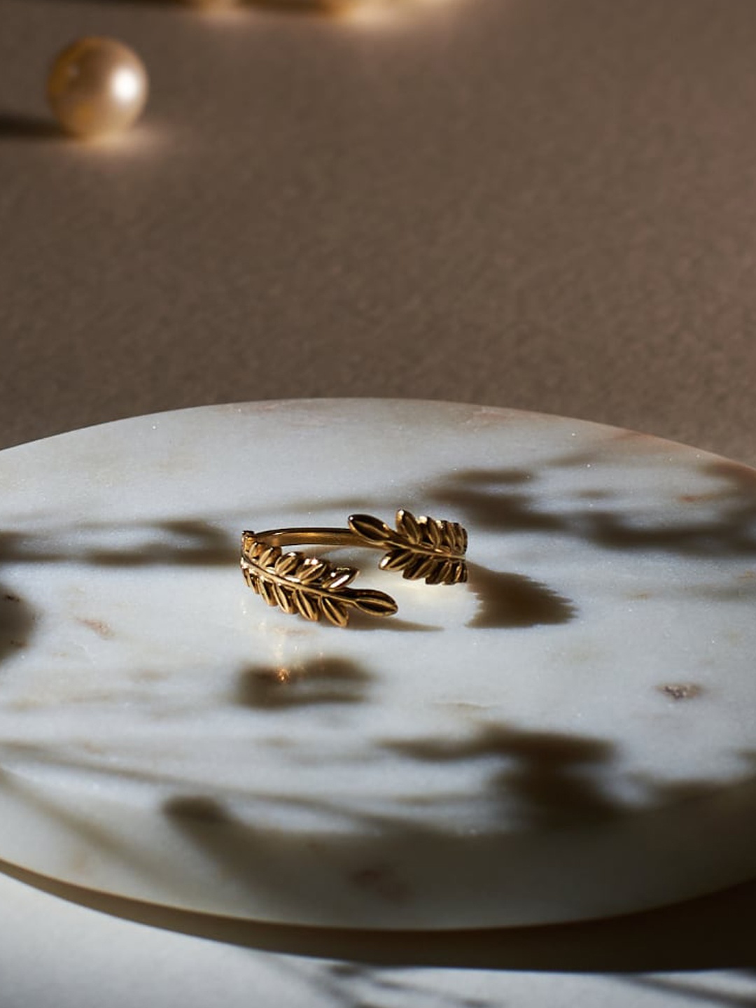 

SALTY Dewdrop Finger Ring, Gold