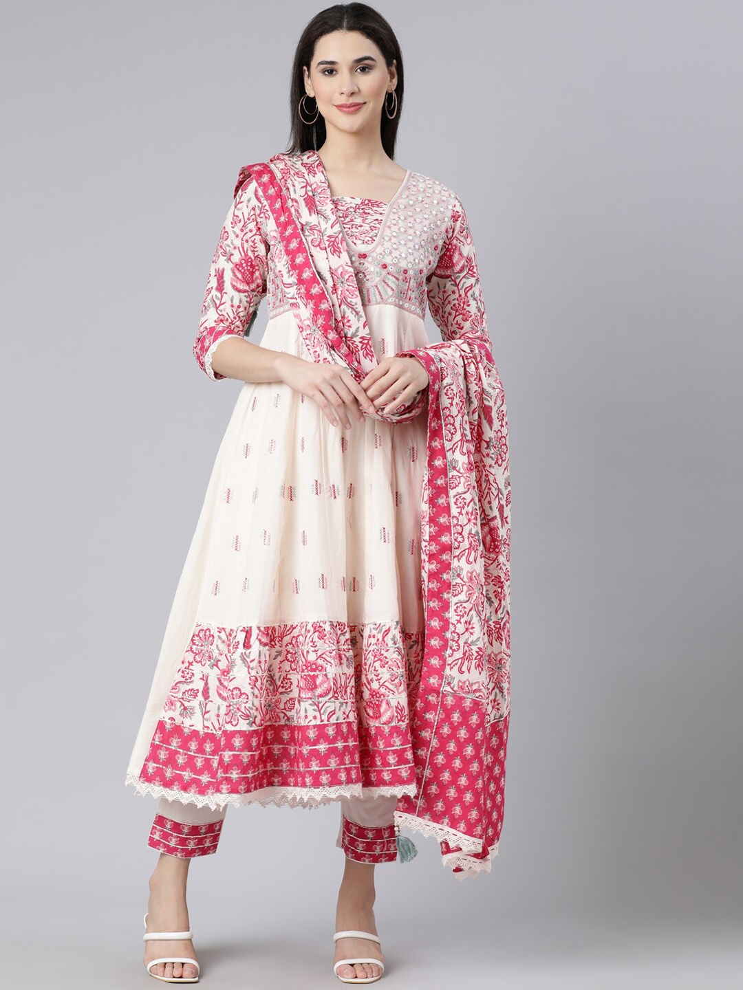 

Neerus Women Floral Printed Regular Pure Cotton Kurta with Trousers & With Dupatta, Off white