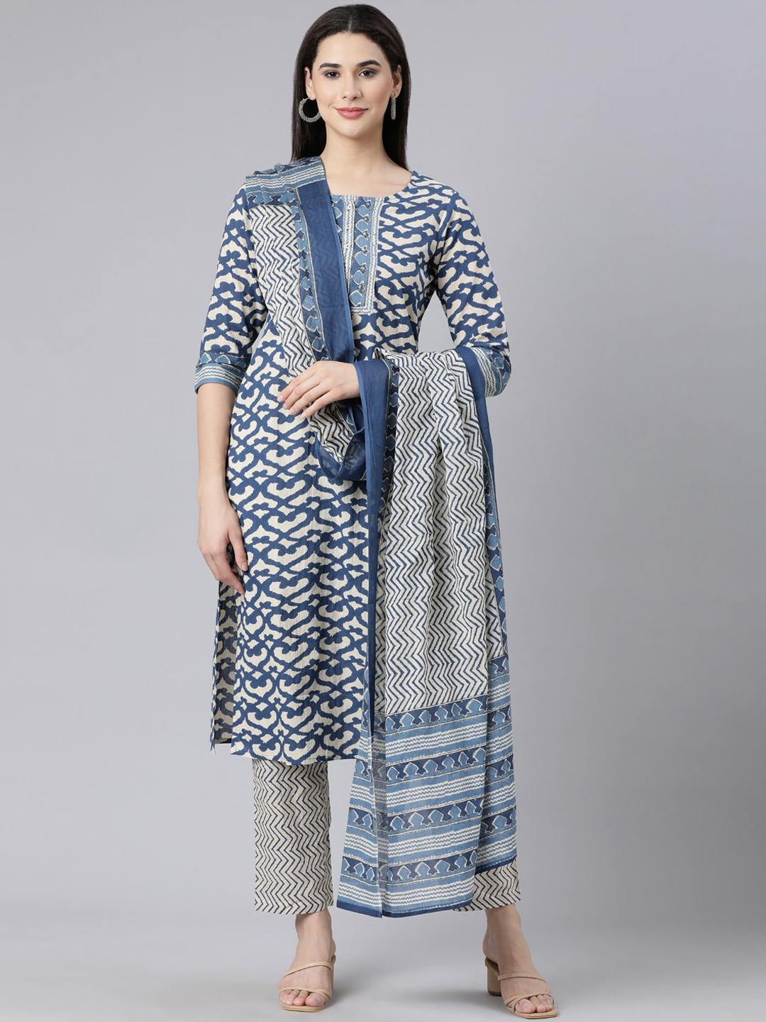 

Neerus Women Printed Regular Pure Cotton Kurta with Trousers & With Dupatta, Blue