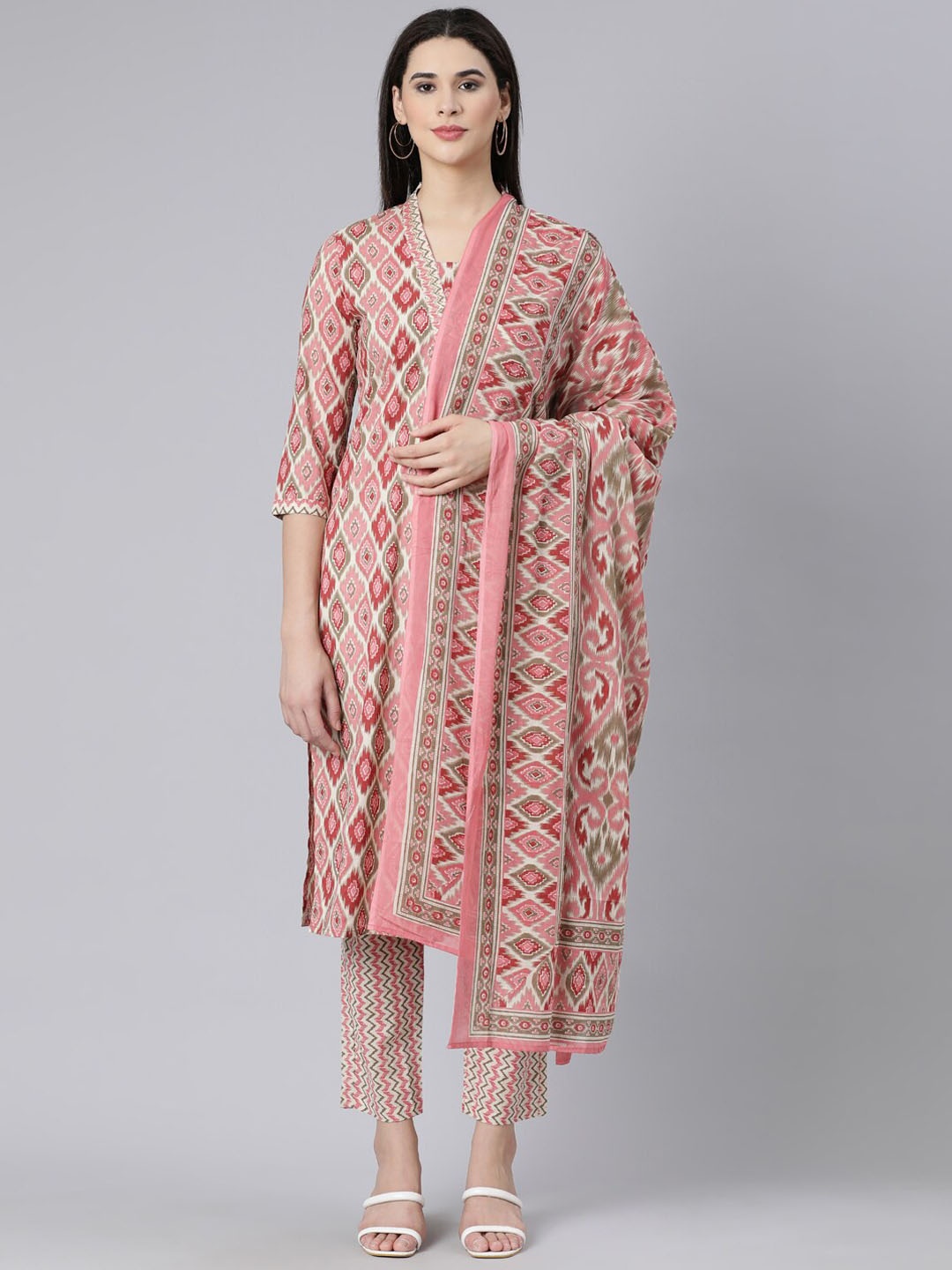 

Neerus Women Ethnic Motifs Printed Regular Pure Cotton Kurta with Trousers & With Dupatta, Pink