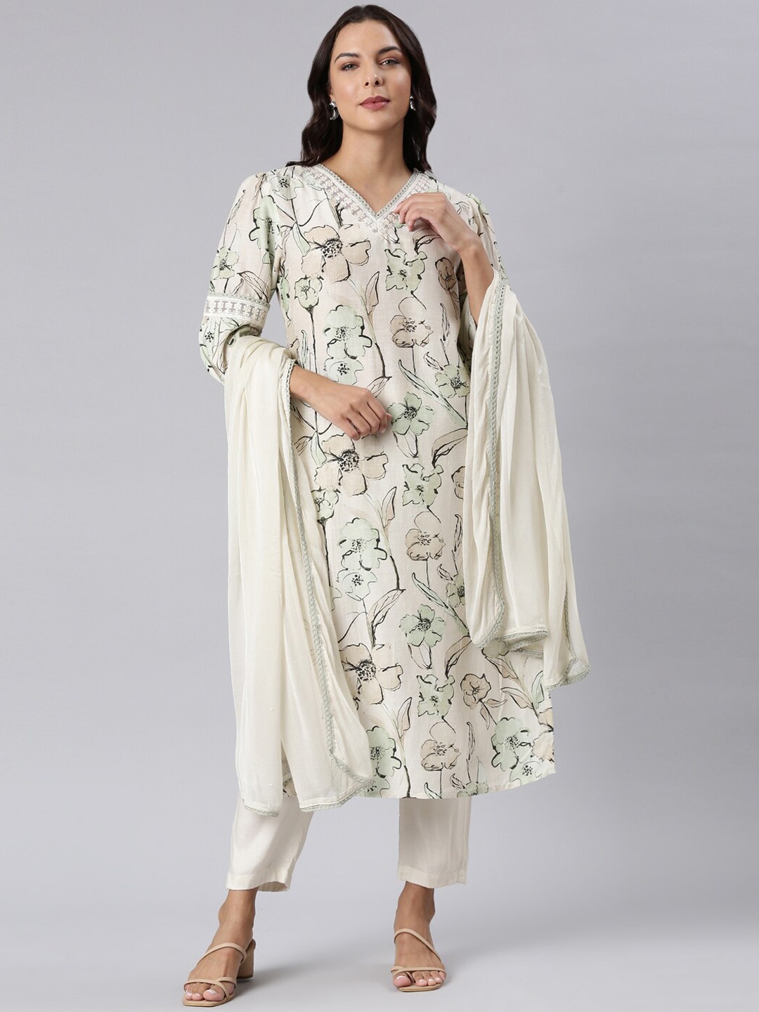 

Neerus Women Floral Printed Kurta with Trousers & Dupatta, Off white