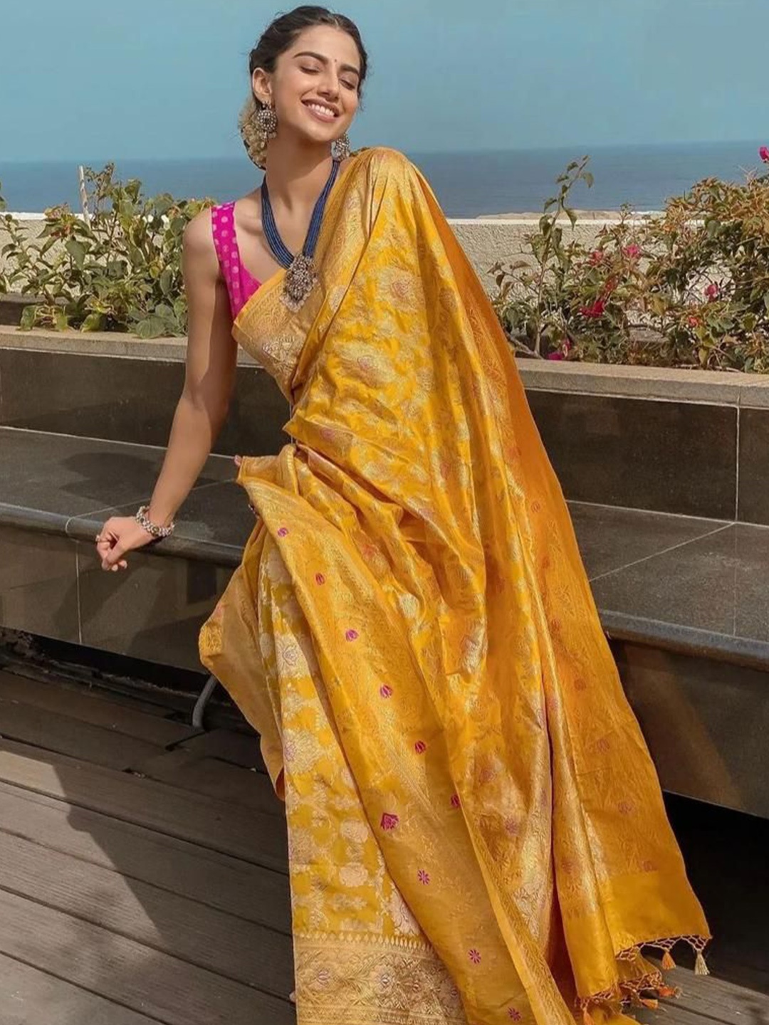 

revika Woven Design Zari Pure Silk Kanjeevaram Saree, Yellow