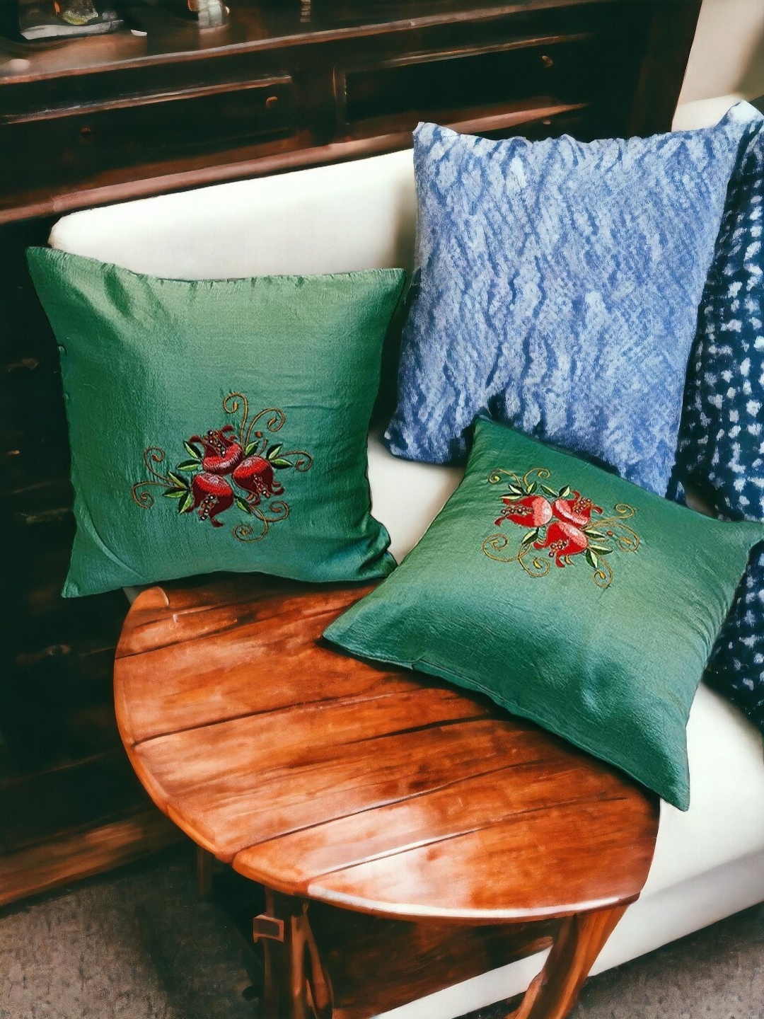 

THE COCOTIER Set of 2 Embroidered Zari Cushion Covers, Green