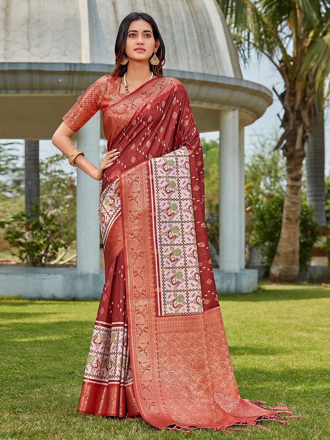 

Ishin Woven Design Zari Silk Patola Saree, Maroon