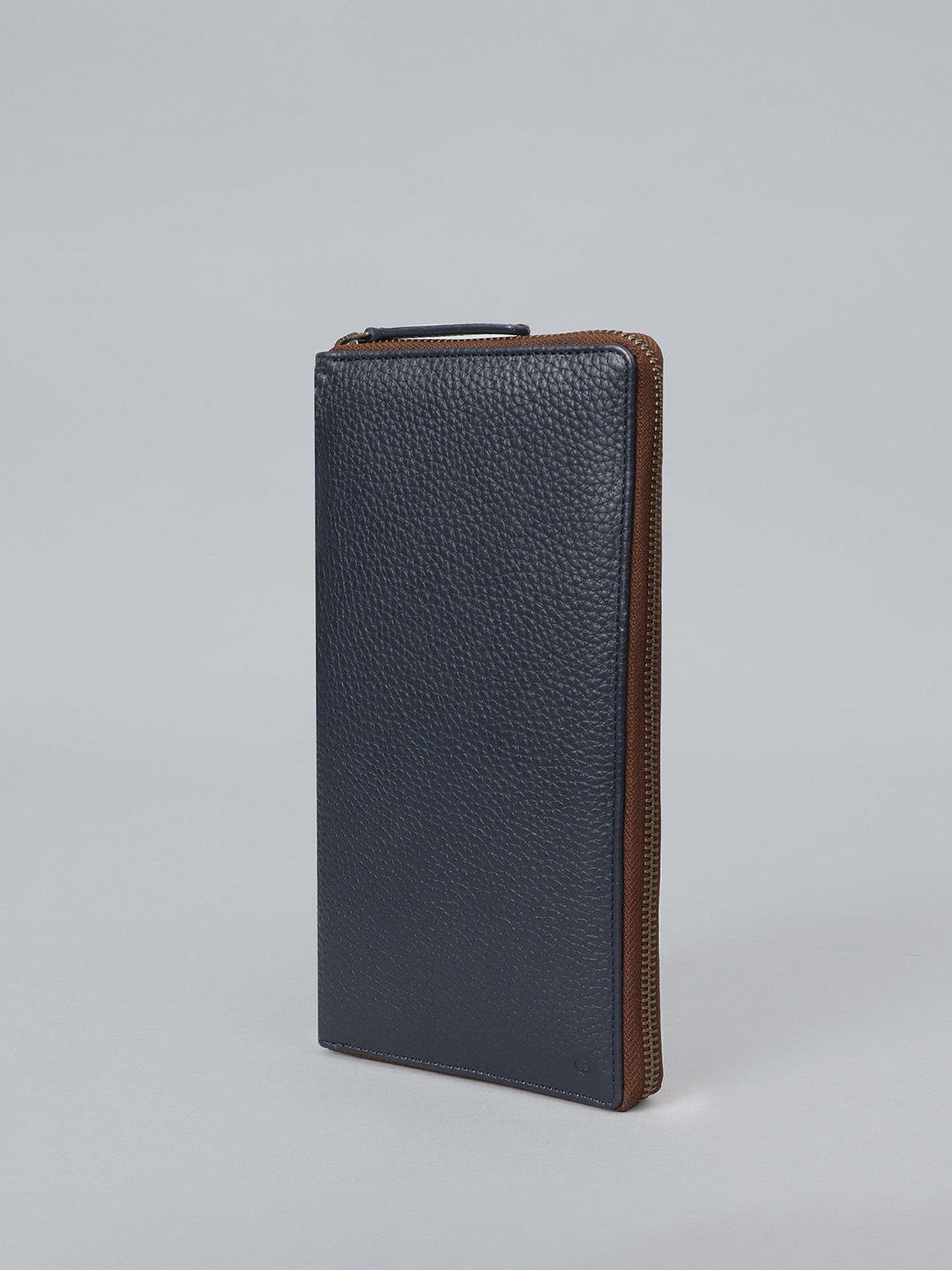 

OUTBACK Men Textured Leather Zip Around Wallet, Navy blue