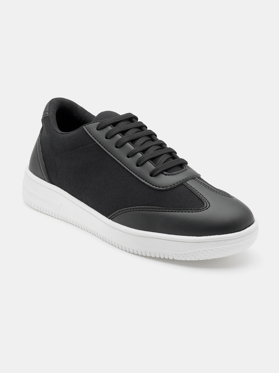 

R&B Men Solid Sneakers, Black