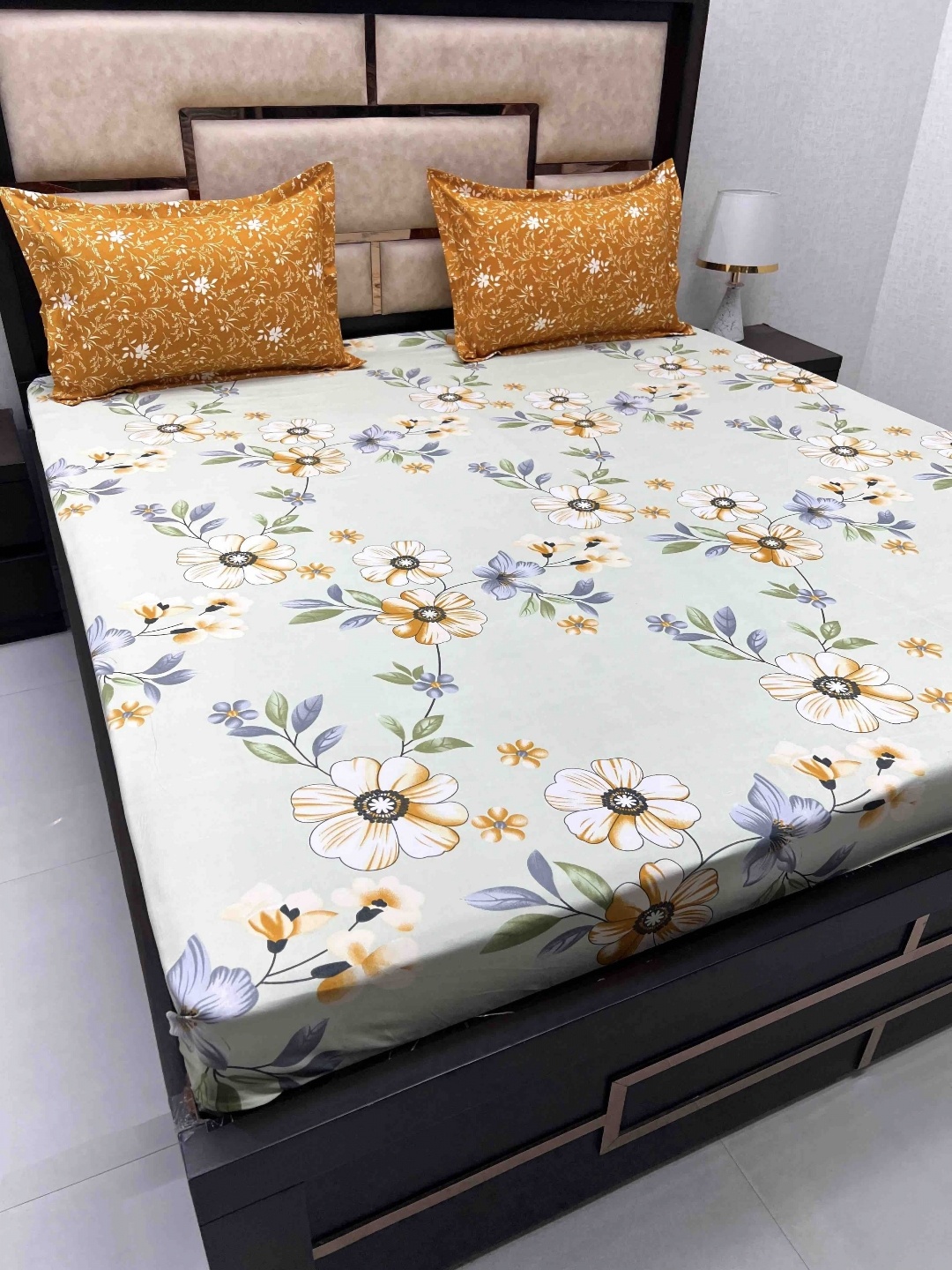 

Pure Decor Grey & White Floral King Bedsheet with 2 Pillow Covers