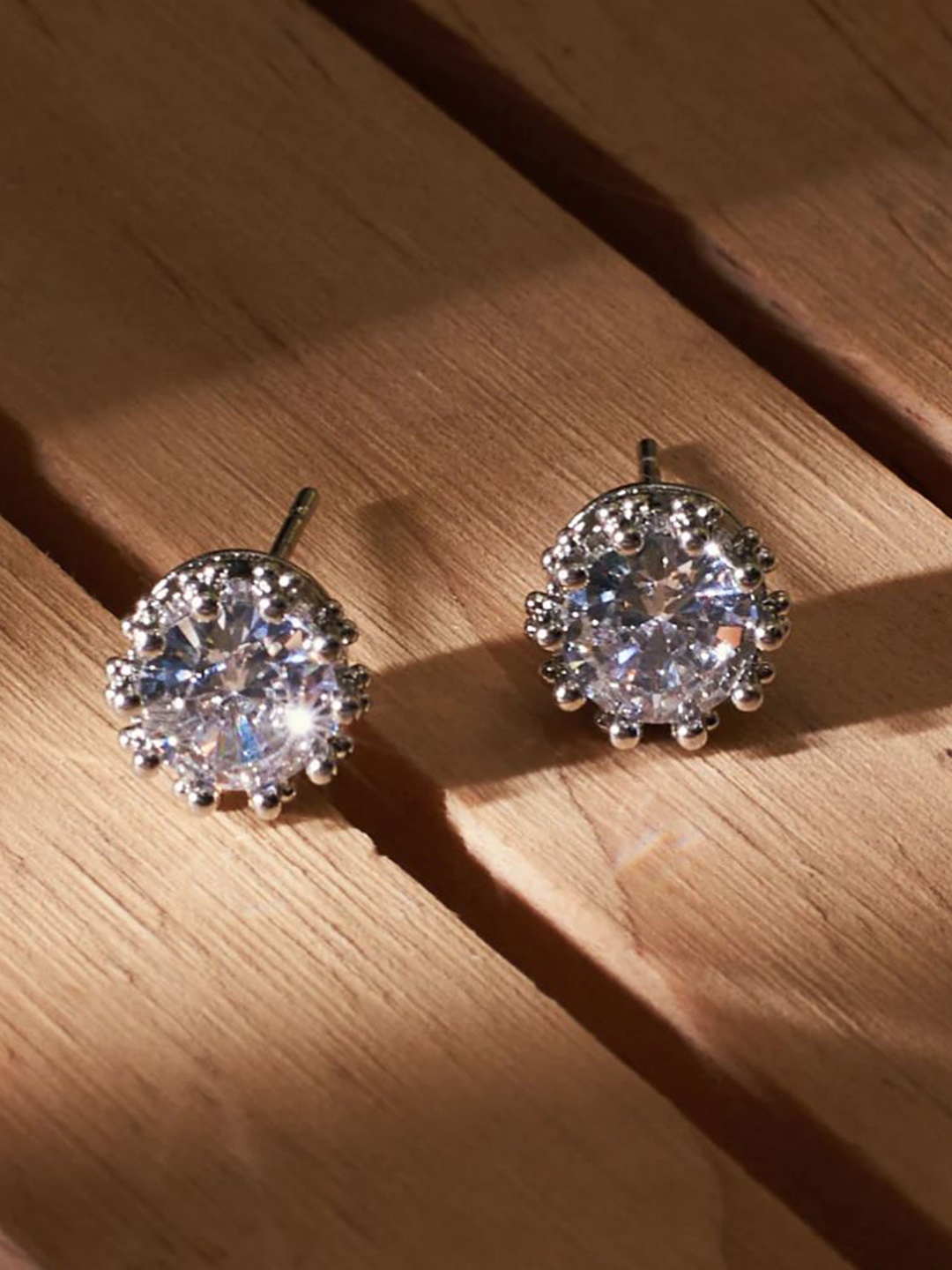 

SALTY Women Contemporary Studs Earrings, Silver