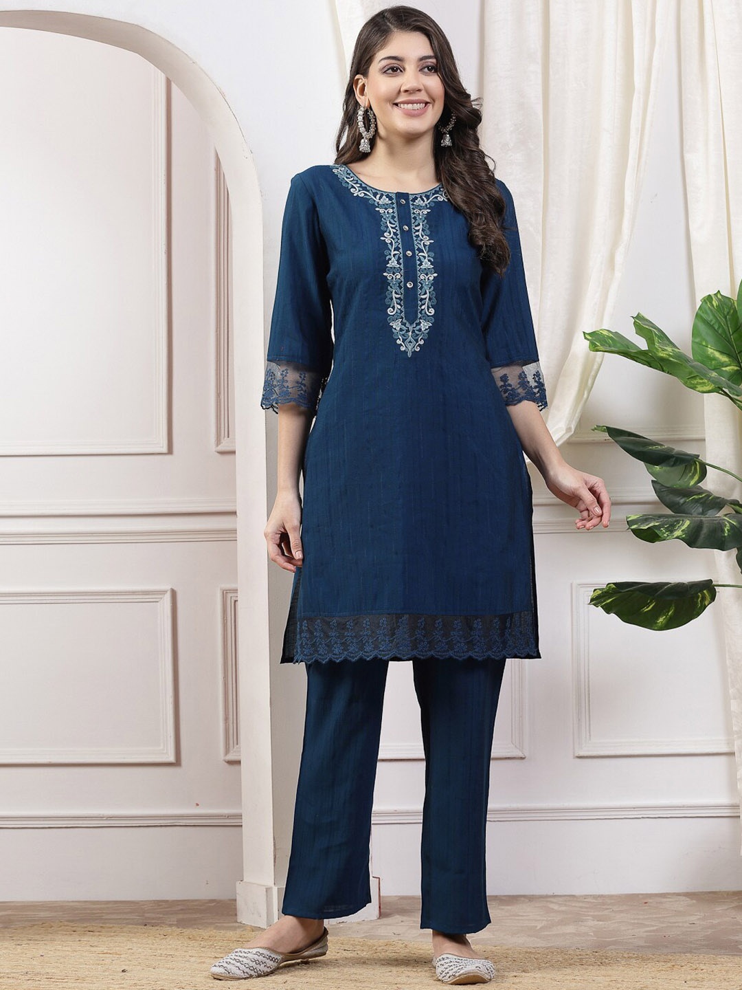 

Nayam By Lakshita Ethnic Motifs Embroidered Straight Kurta With Palazzo, Blue