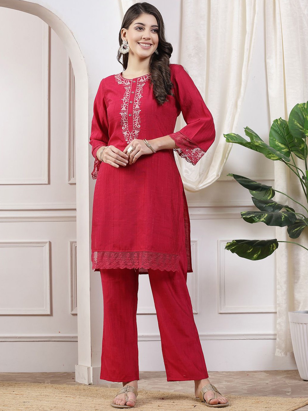 

Nayam By Lakshita Ethnic Motifs Yoke Design Regular Thread Work Kurta With Trouser, Fuchsia