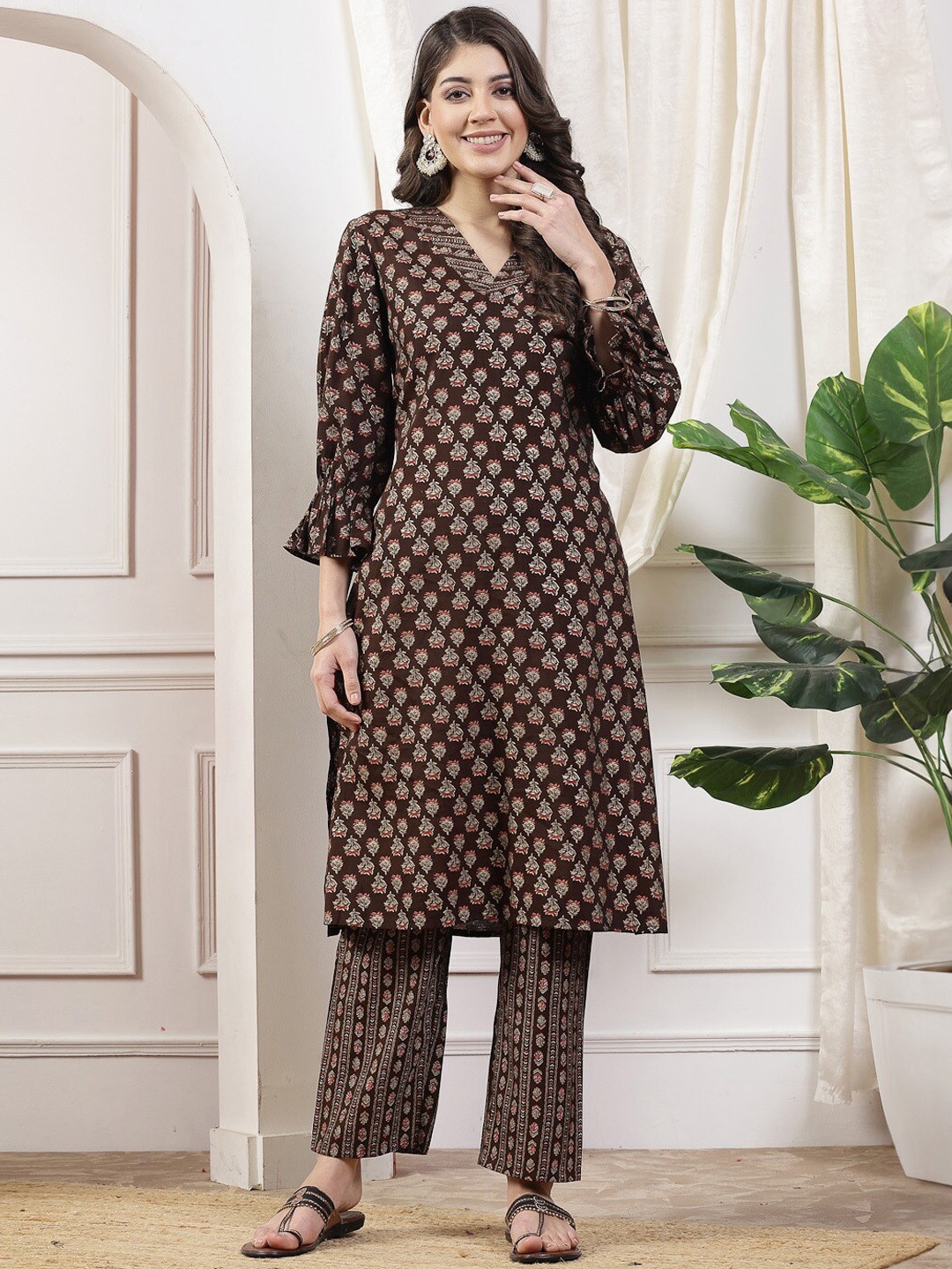 

Nayam By Lakshita Floral Printed Regular Straight Kurta With Trouser, Brown
