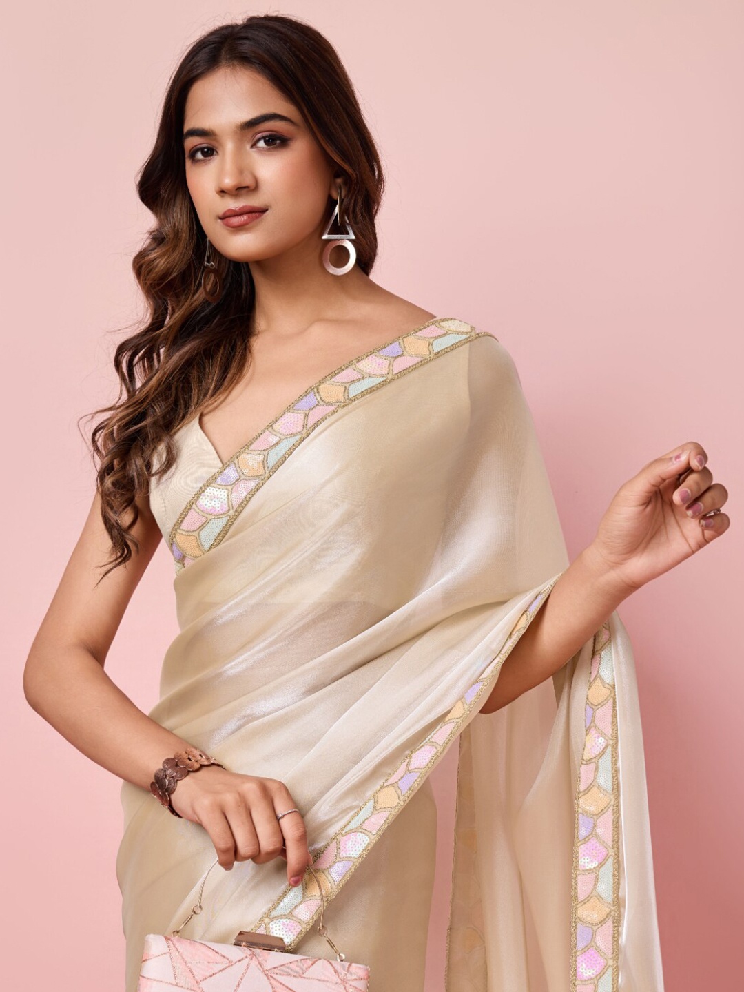 

VAIRAGEE Embroidered Sequinned Saree, Cream
