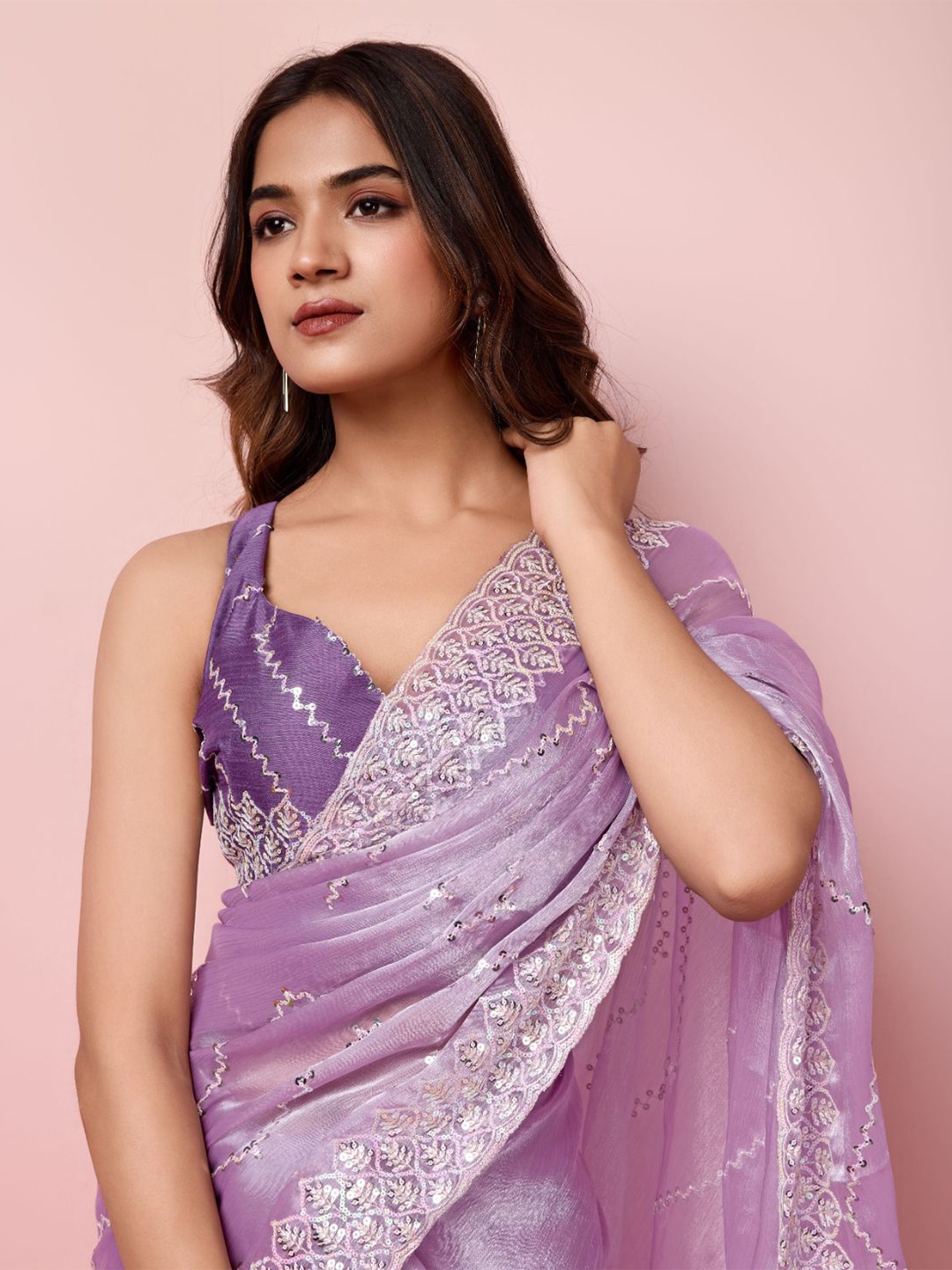 

VAIRAGEE Embellished Sequinned Saree With Blouse Piece, Lavender