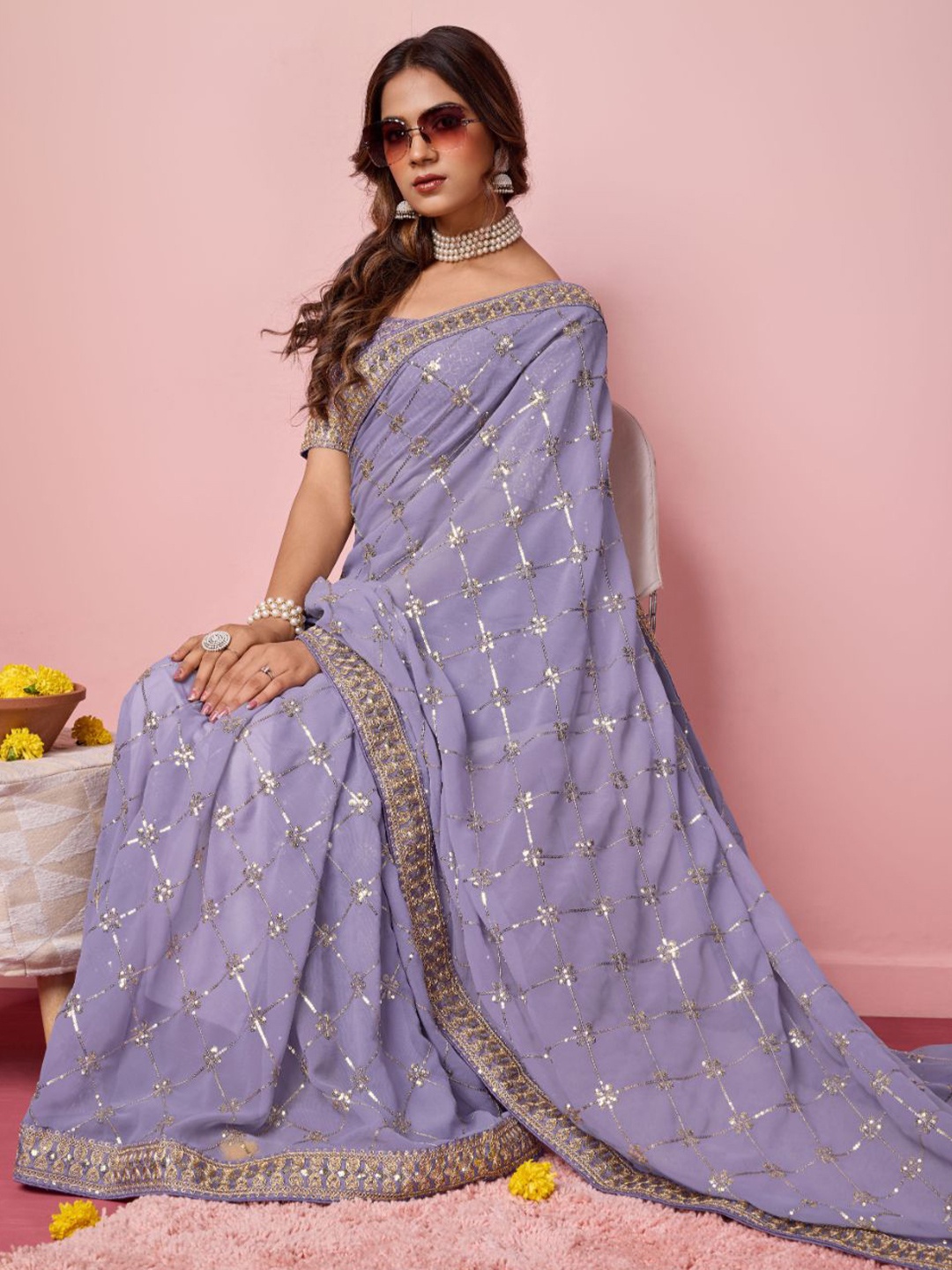 

VAIRAGEE Embellished Sequinned Saree, Lavender