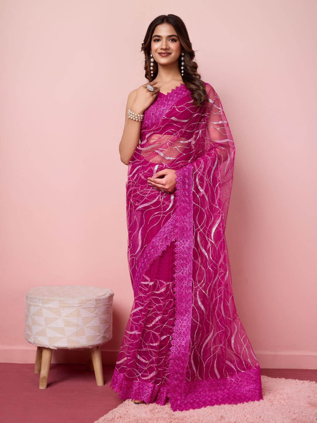 

VAIRAGEE Embellished Sequinned Net Saree With Blouse Piece, Pink