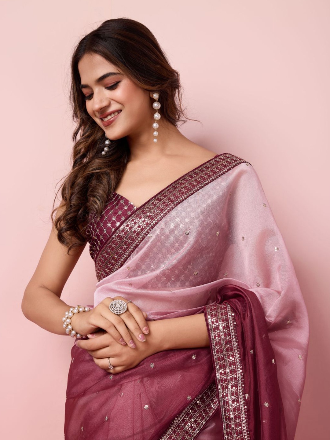 

VAIRAGEE Embellished Sequinned Organza Saree, Brown