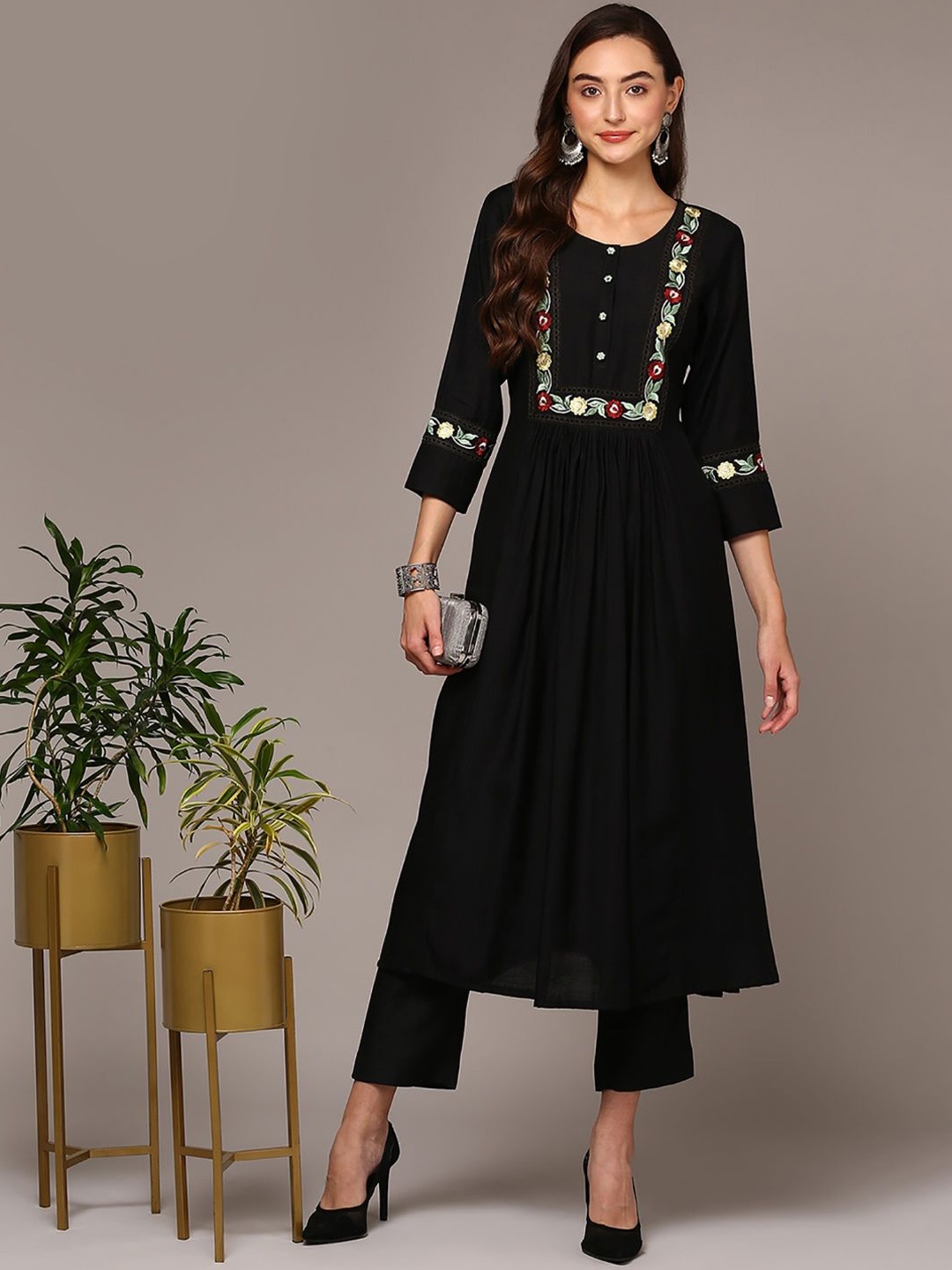 

Anouk Women Solid Floral Embroidered Thread Work Kurta, Black