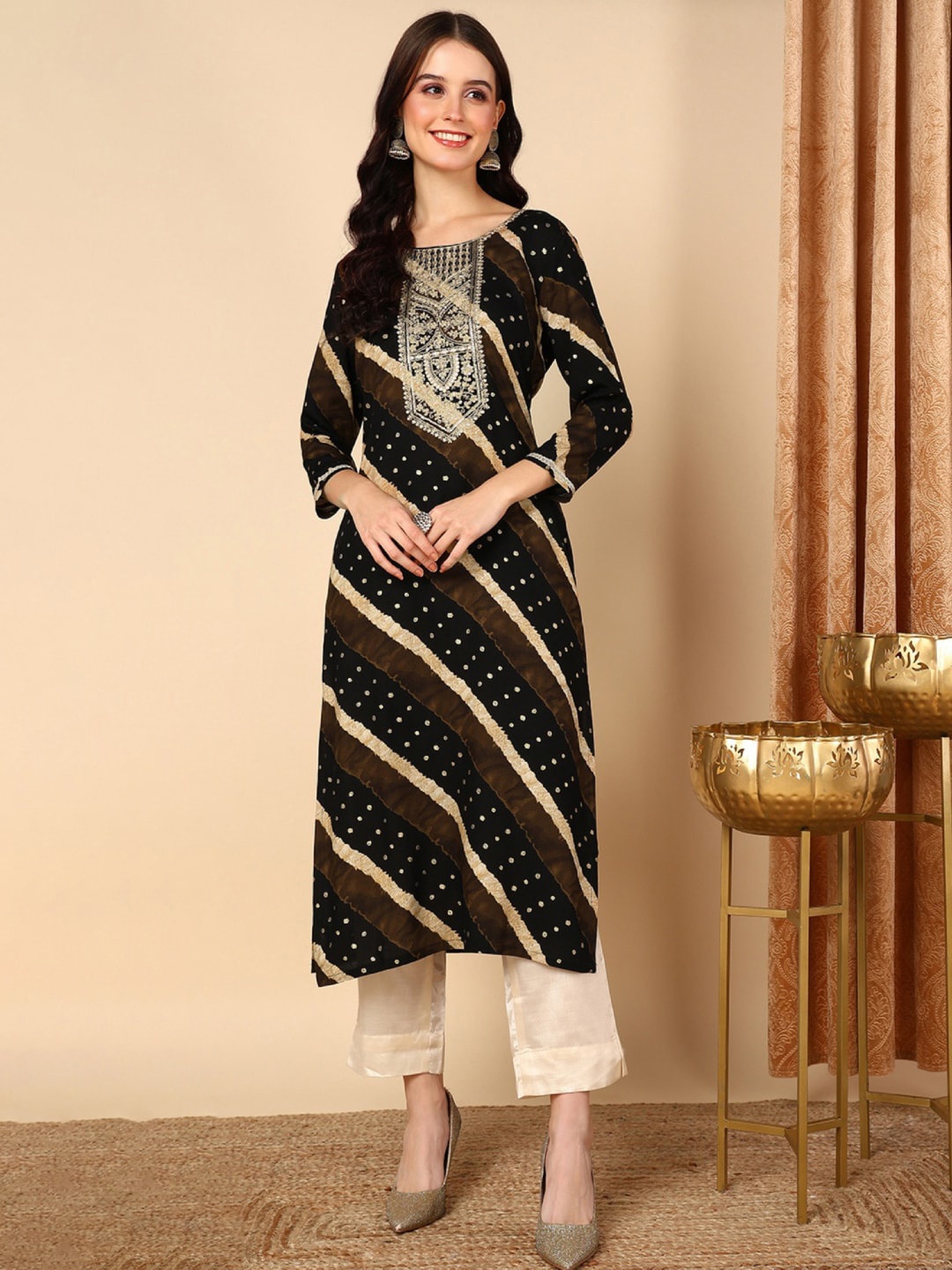 

Anouk Women Geometric Yoke Design Round Neck Sequinned Kurta, Black