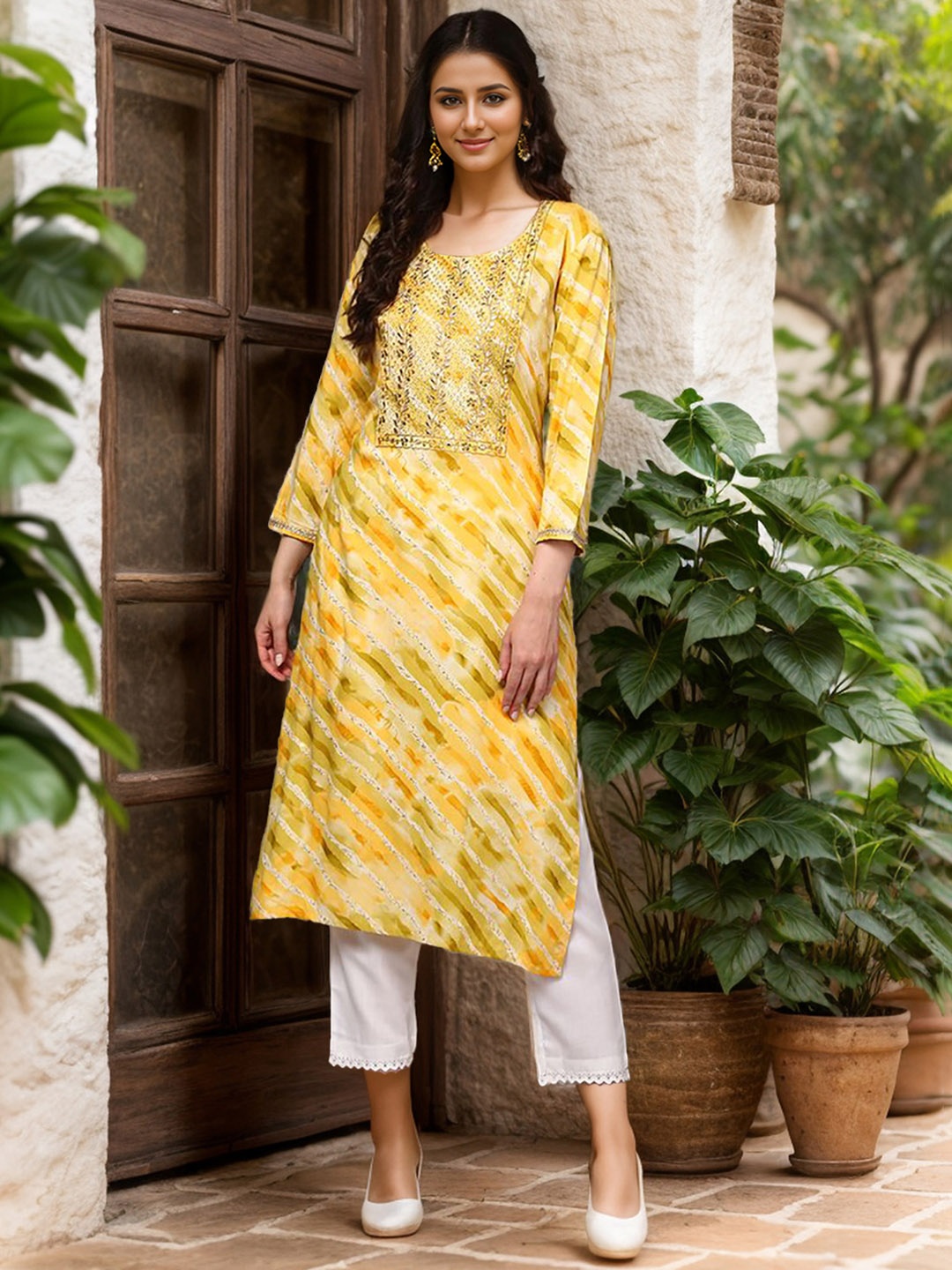 

Anouk Women Dyed Gotta Patti Kurta, Yellow