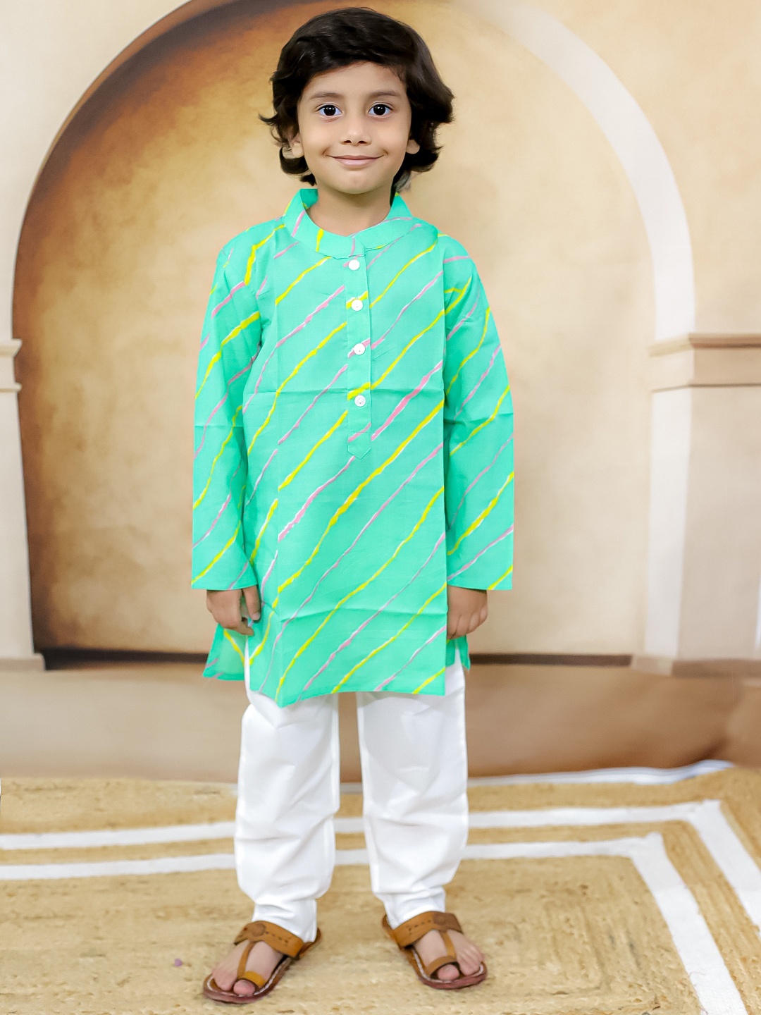 

Ka-mee Boys Printed Regular Pure Cotton Kurta with Pyjamas, Green