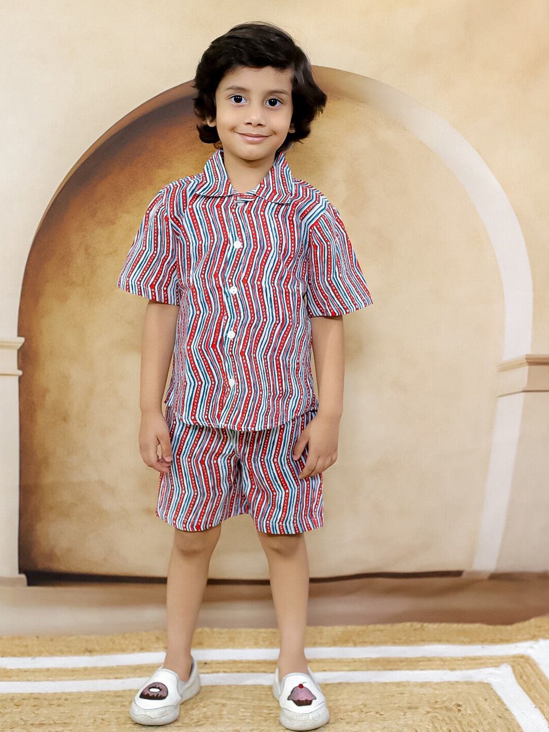 

Ka-mee Boys Printed Shirt with Shorts, Red