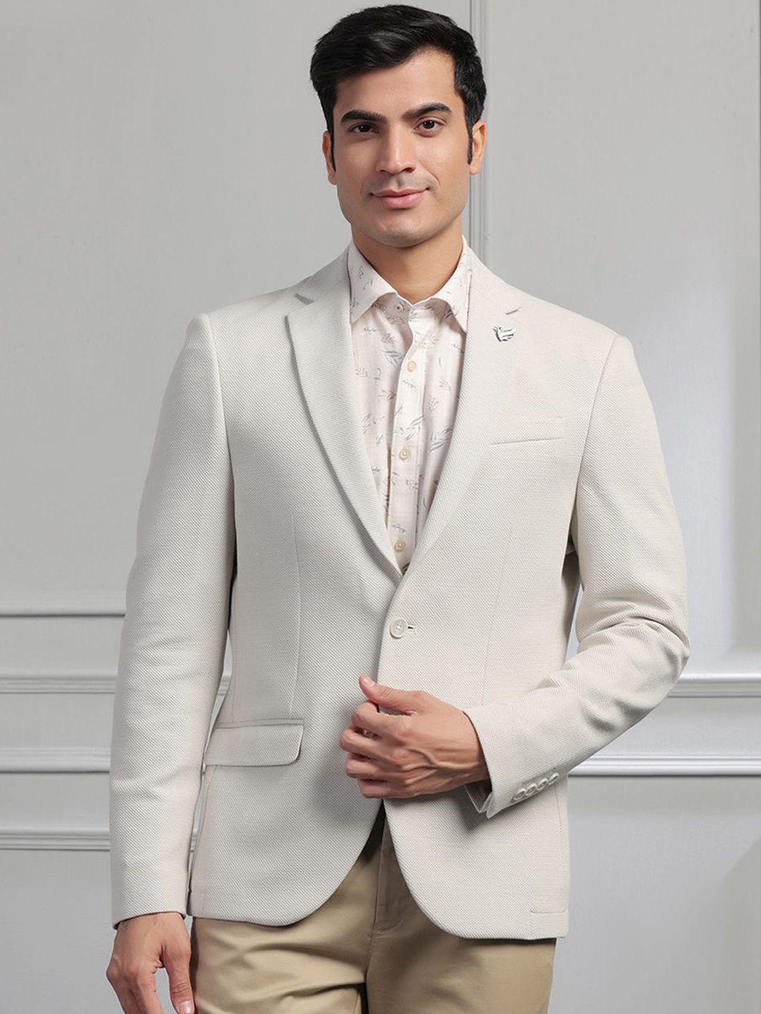 

Blackberrys Men Self Design Single-Breasted Slim-Fit Formal Blazer, Off white