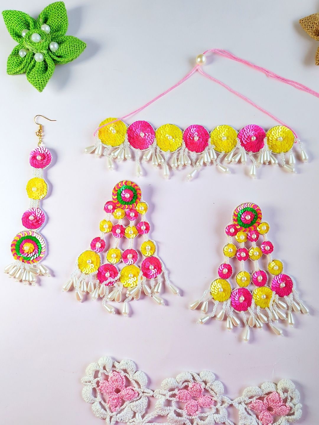 

Sangria Gold-Plated Beaded Jewellery Set