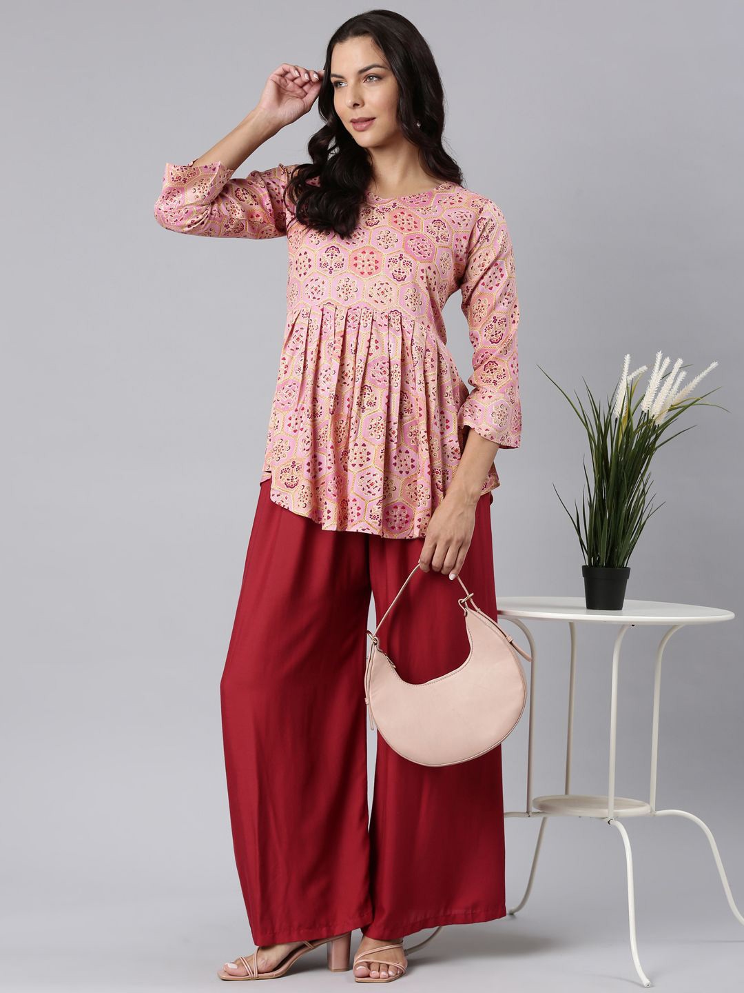 

ZHEIA Women Floral Printed Empire Top, Peach
