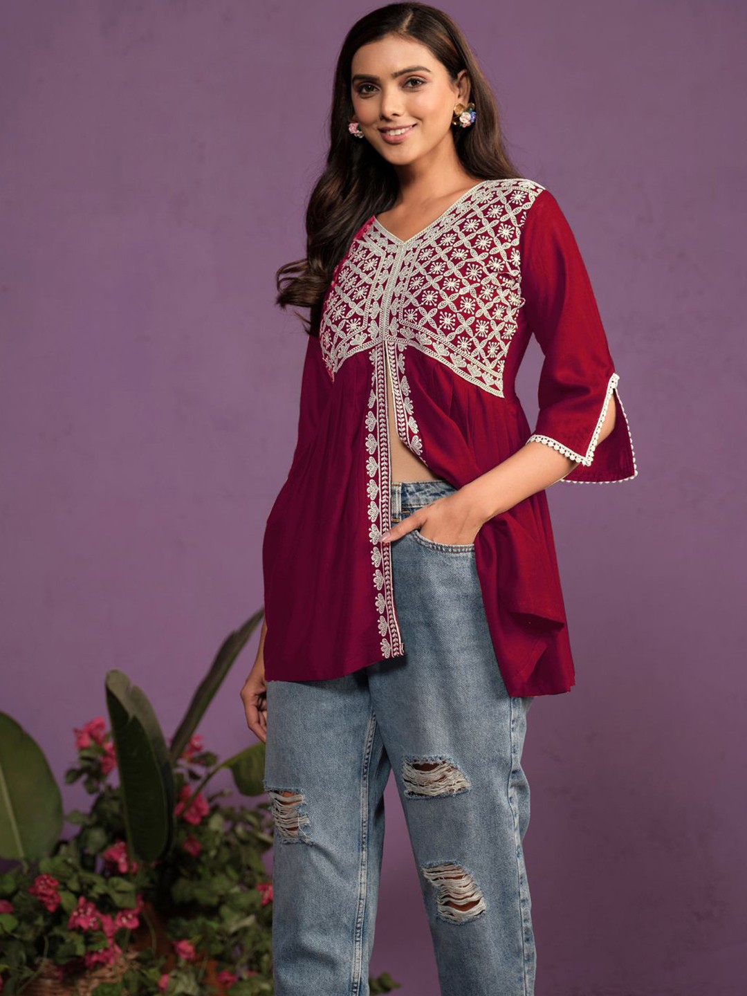

Sangria Chikankari Embroidered V-Neck Kurti, Maroon