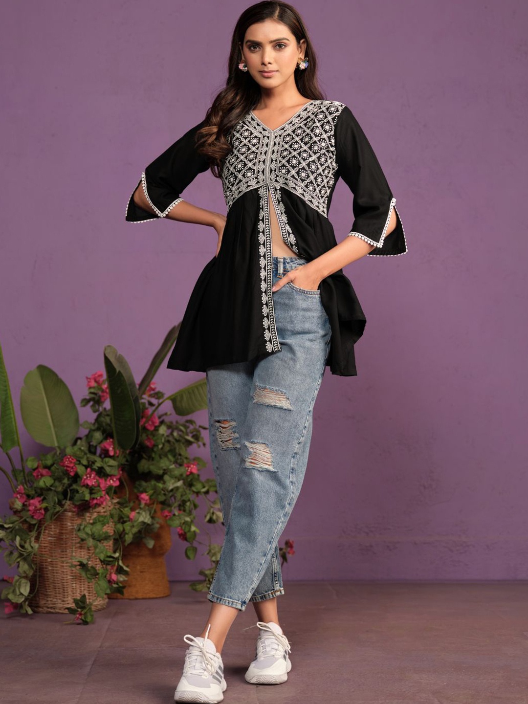 

Sangria Chikankari Embroidered V-Neck Short Kurtis, Black