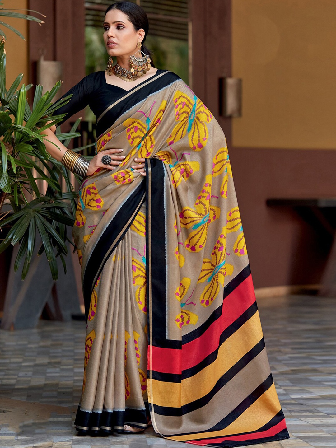 

Satrani Ethnic Motifs Zari Saree, Nude