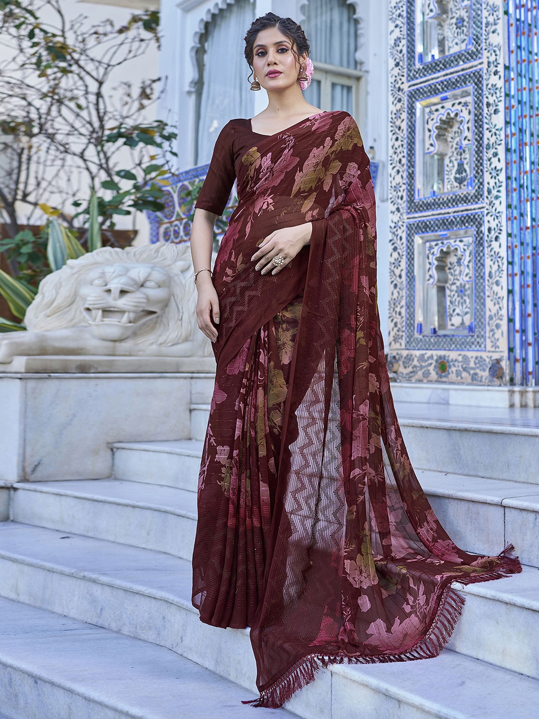 

Satrani Floral Sequinned Pure Georgette Saree, Maroon